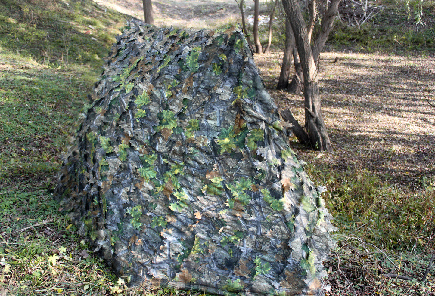 AUSCAMOTEK 3D Leafy Camo Netting, See-Through Camouflage Mesh with Realistic Leaves for Turkey & Deer Hunting Blinds, 12ft x 5ft