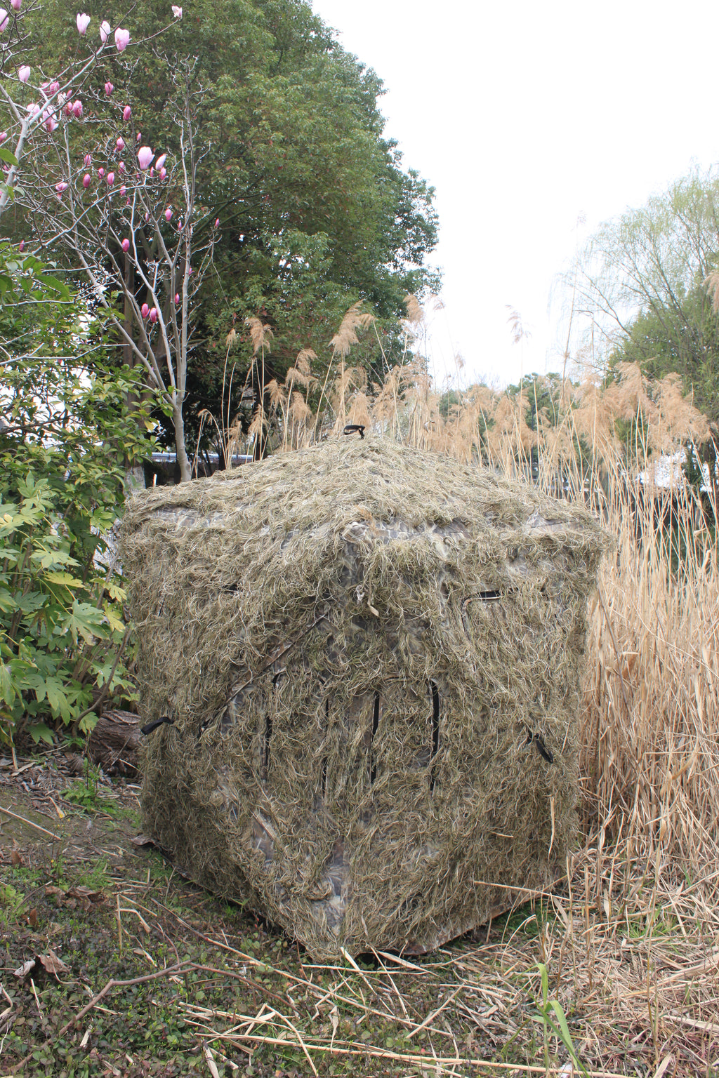 Ghillie Ground Blind for 3 Person Deer Hunting with Ghilly Cover